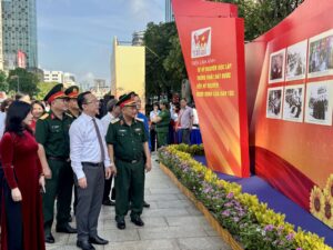 TP Hồ Chí Minh khai mạc triển lãm ảnh 80 năm Cách mạng Tháng Tám và Quốc khánh 2/9